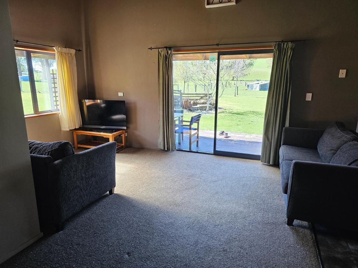 Te Anau Farm Cottage Exterior photo